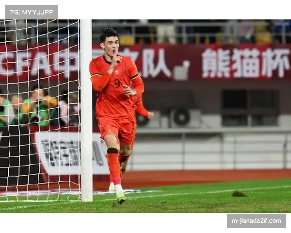 成都蓉城拜合拉木贺一然 U23国脚加盟推动年轻化进程